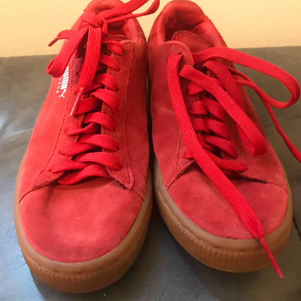Red Pumas